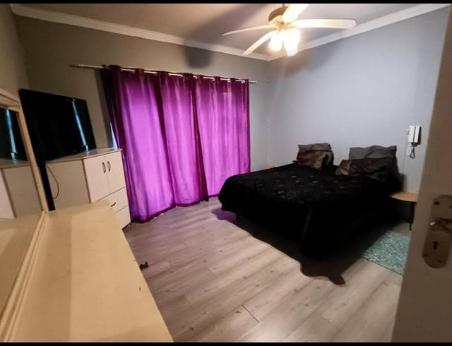 2 BEDROOM PROPERTY TO RENT IN LOMBARDY EAST